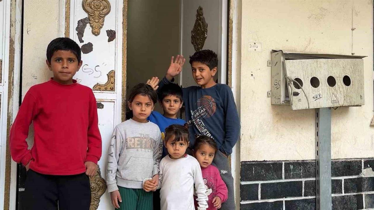 Şanlıurfa Eyyübiye'de 6 Yetim Çocuklu Aileye Yeni Ev Sağlandı.