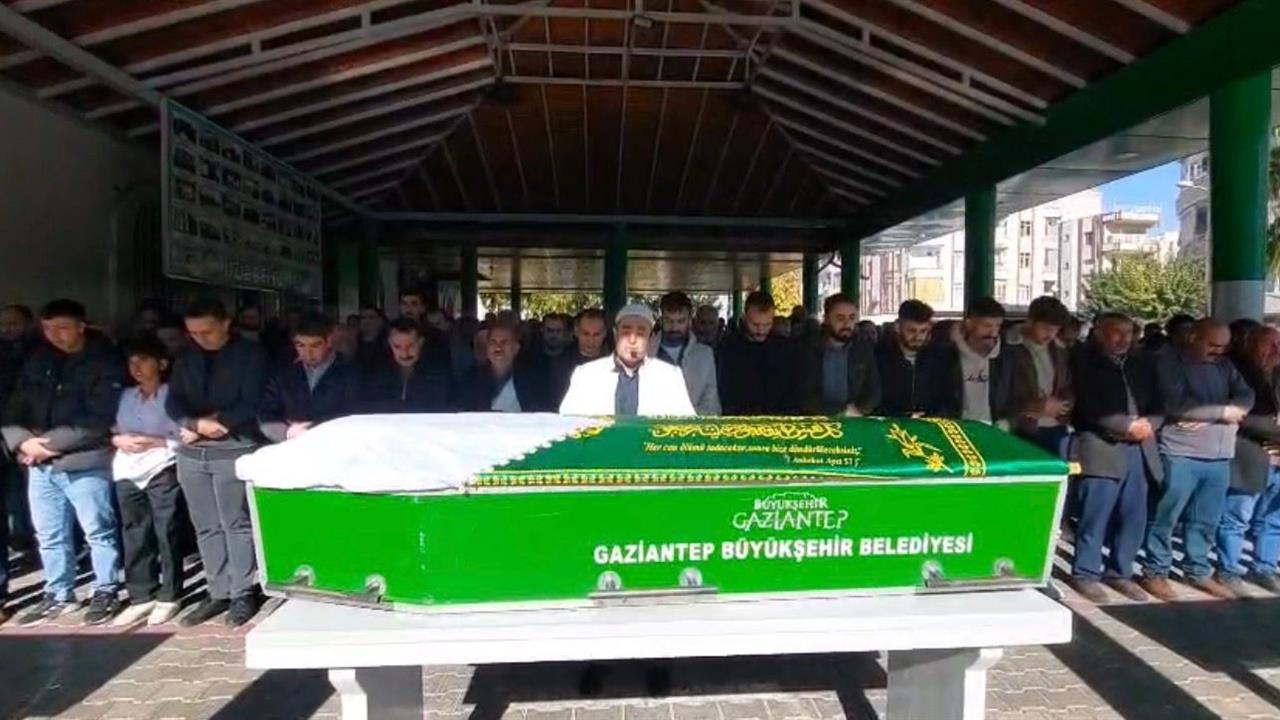 Gaziantep Nizip'te Trafik Kazasında Hayatını Kaybeden Kadın, Memleketinde Son Yolculuğuna Uğurlandı