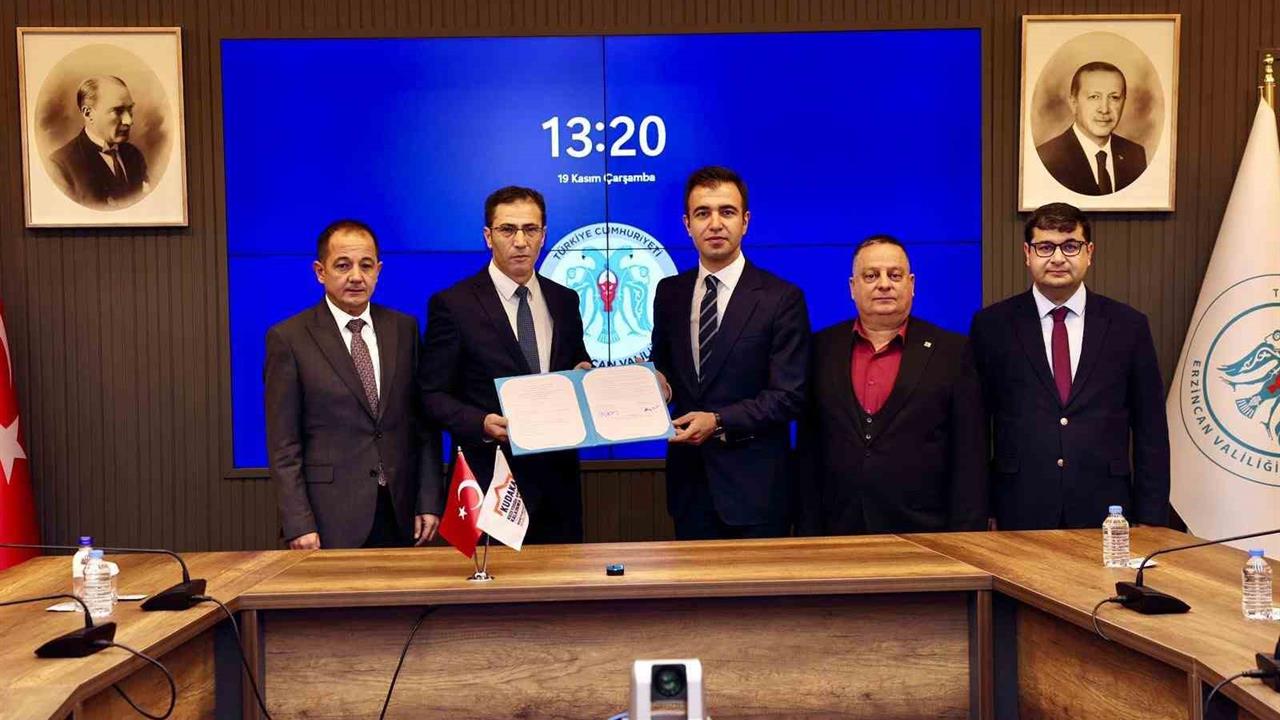 Erzincan'da "Tarıma Dayalı İhtisas Besi OSB" Protokolü İmza Töreni Gerçekleştirildi