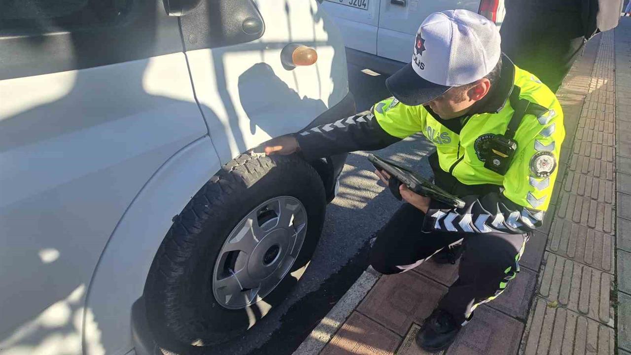 Bafra'da 59 Ticari Araçta Kış Lastiği Kontrolü Gerçekleşti
