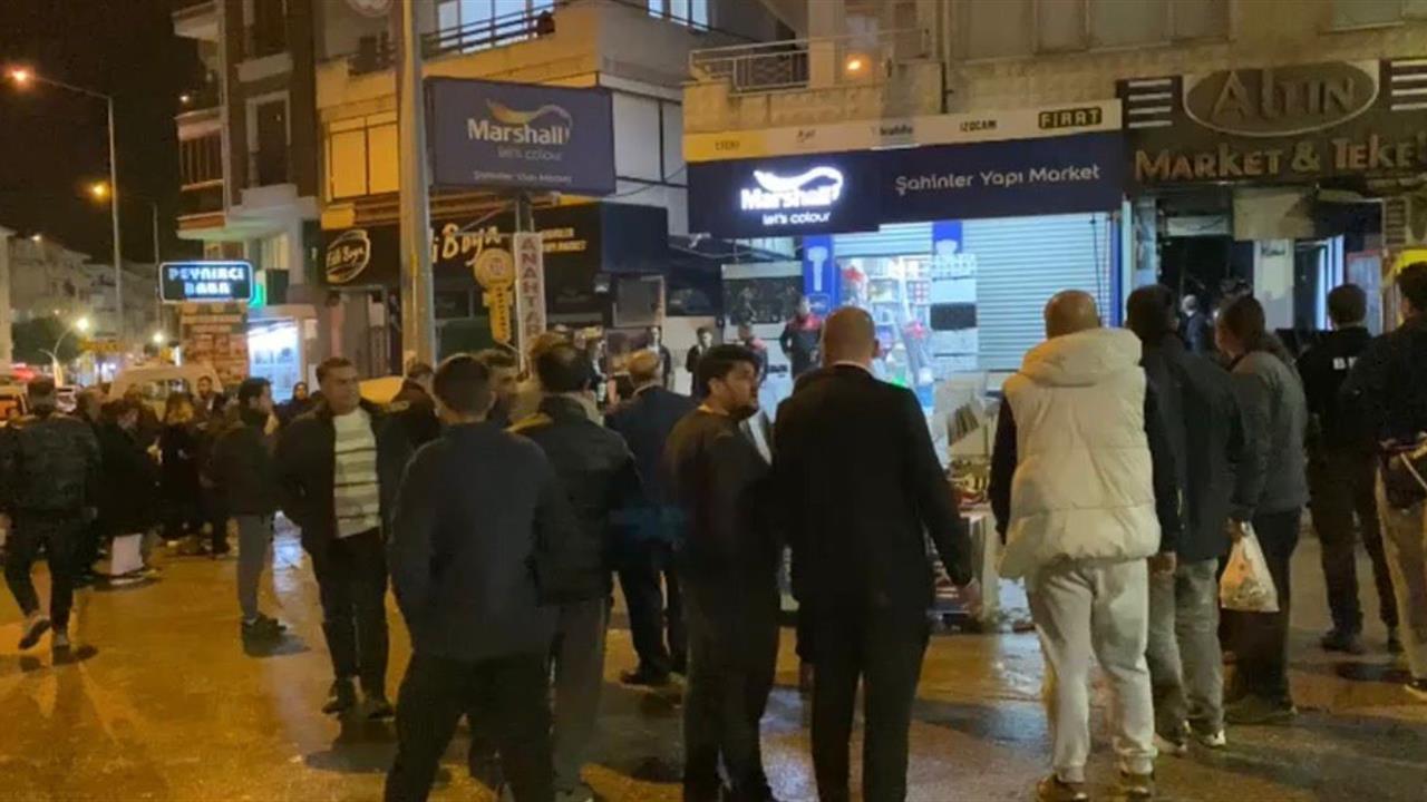 Yalova Çınarcık'ta Ailesine Ait Tekel Bayisinde Yangın: 2 Yaralı