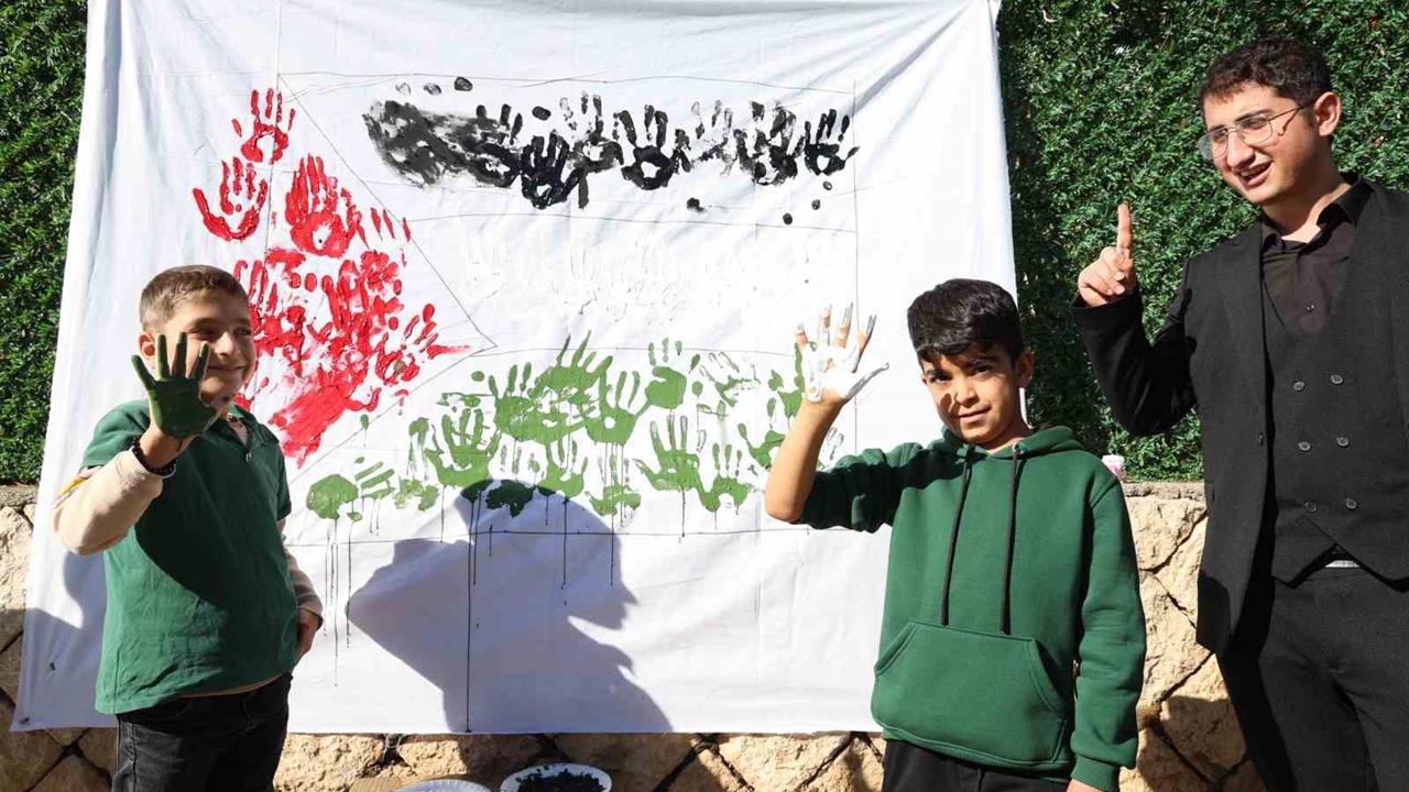 Diyarbakır Eğil'de "Filistin İçin Sen de İz Bırak" Etkinliği Gerçekleşti