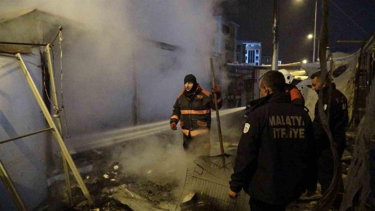 Malatya Battalgazi'de Yangın Nedeniyle 1 Kişi Yaralandı