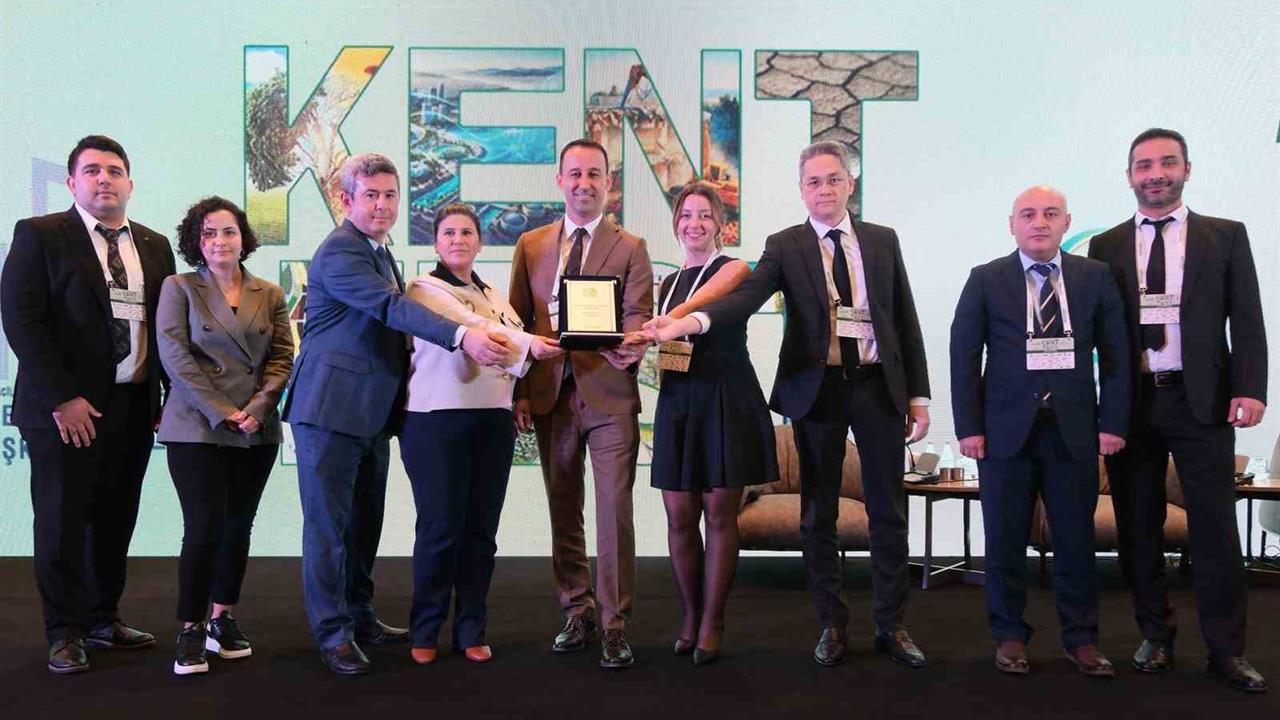 Büyükçekmece Belediyesi, KentFest 2025'te "En İyi Akıllı Şehir" ödülünü kazandı.