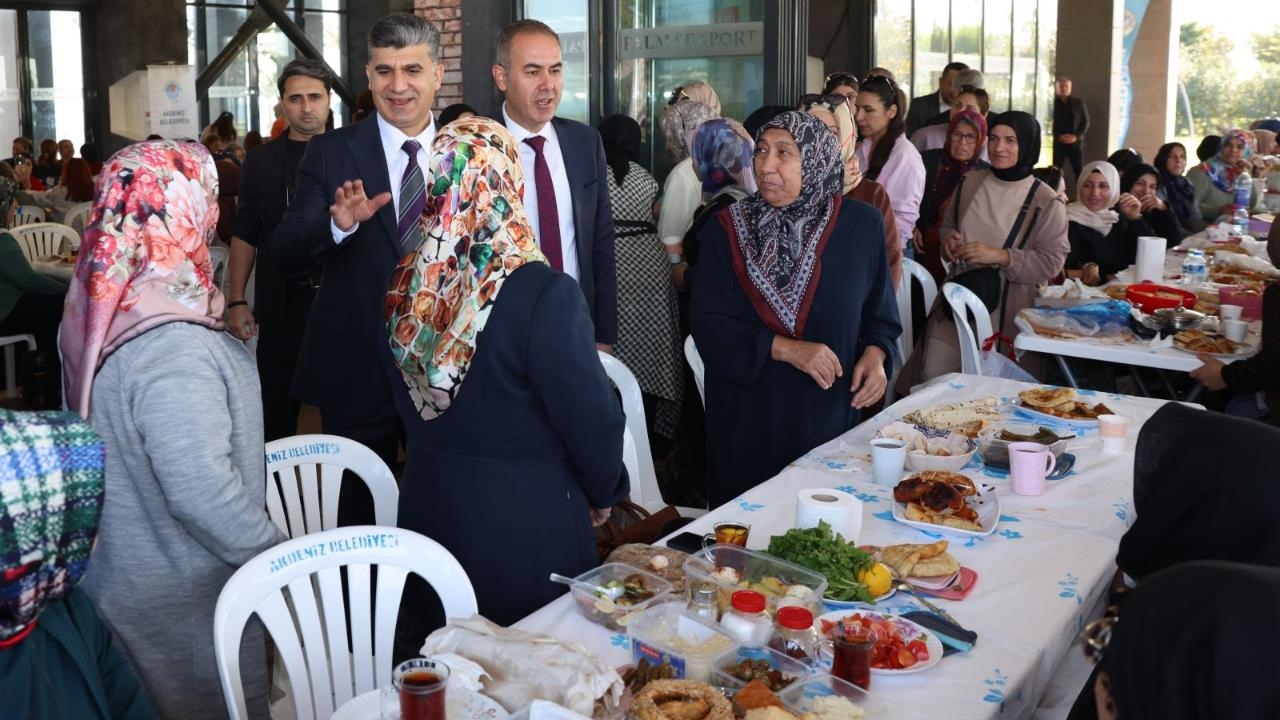 Akdeniz Belediyesi Kültür Sanat Evleri Kursiyerleri Kahvaltıda Buluştu