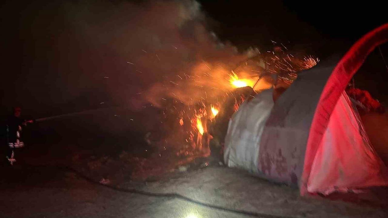 Konya Kulu'da Evin Bahçesindeki Saman Balyaları Alev Alev Yandı