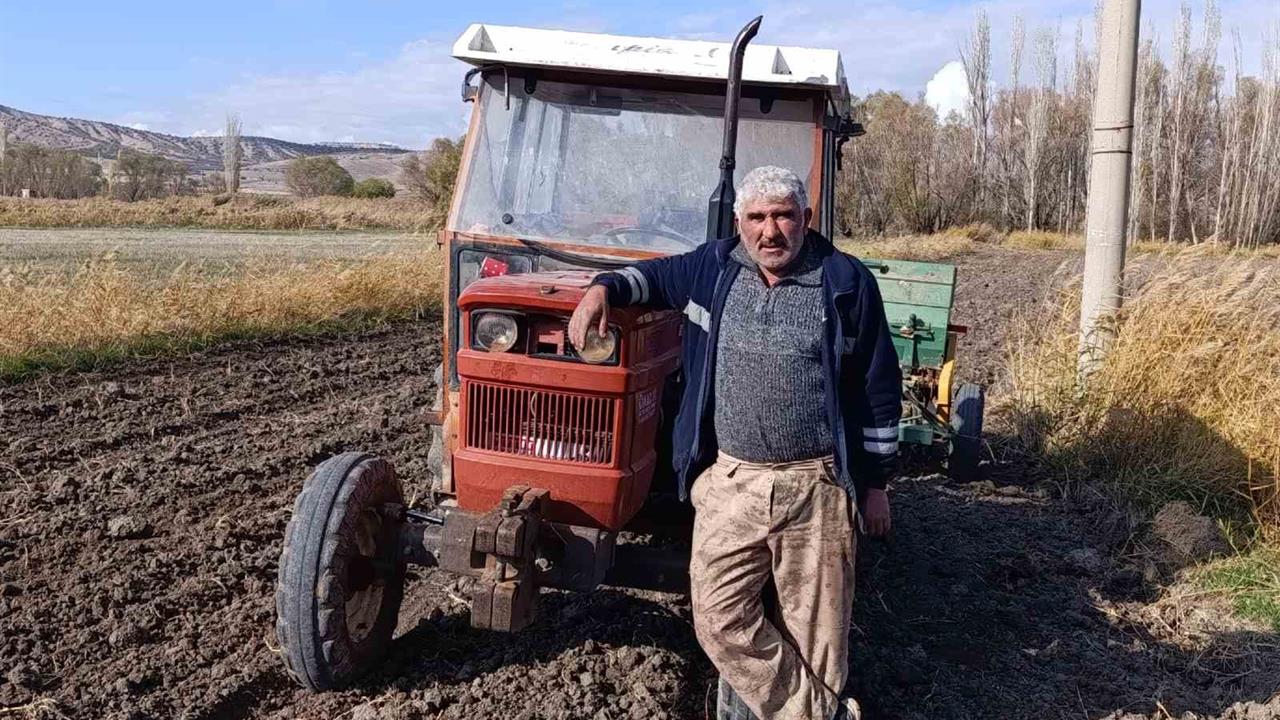 Eskişehir Mihalıççık'ta Çiftçiler, Hububat Ekiminde Yağmur İçin Dua Ediyor