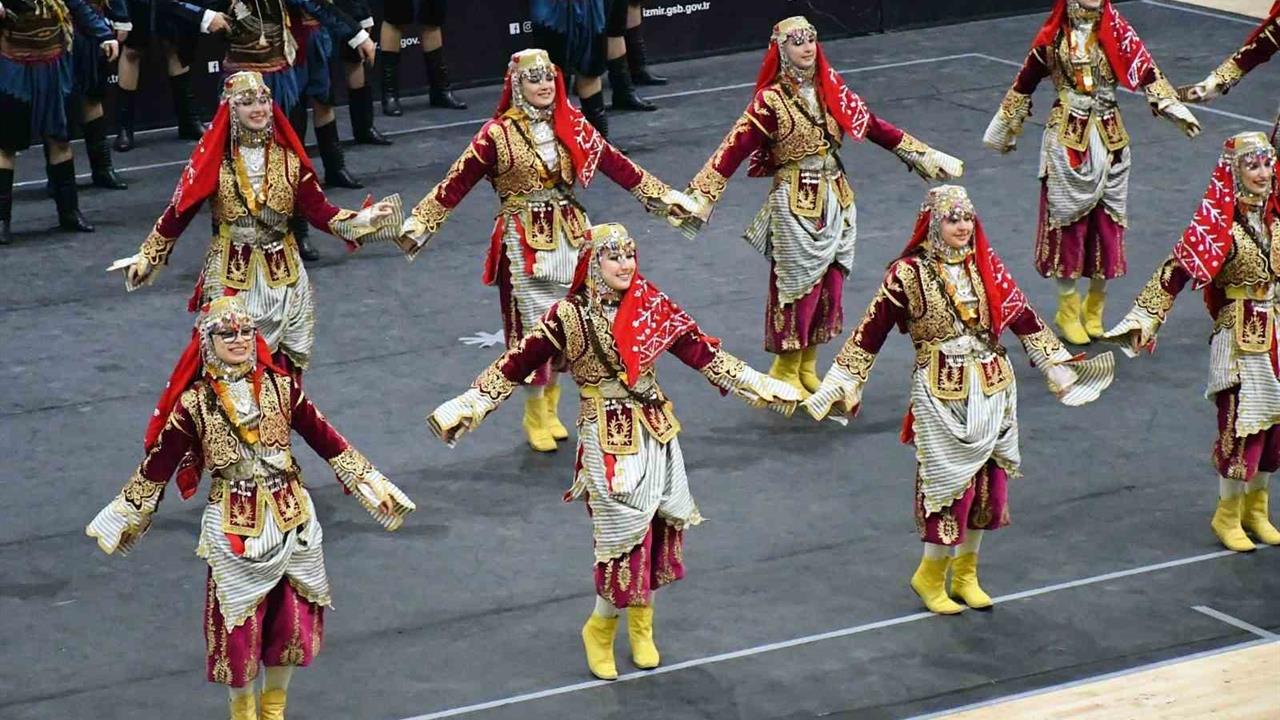 Yunusemre Belediyesi'nden Geleneksel Halk Oyunları Kursu İçin Ön Kayıtlar Başladı