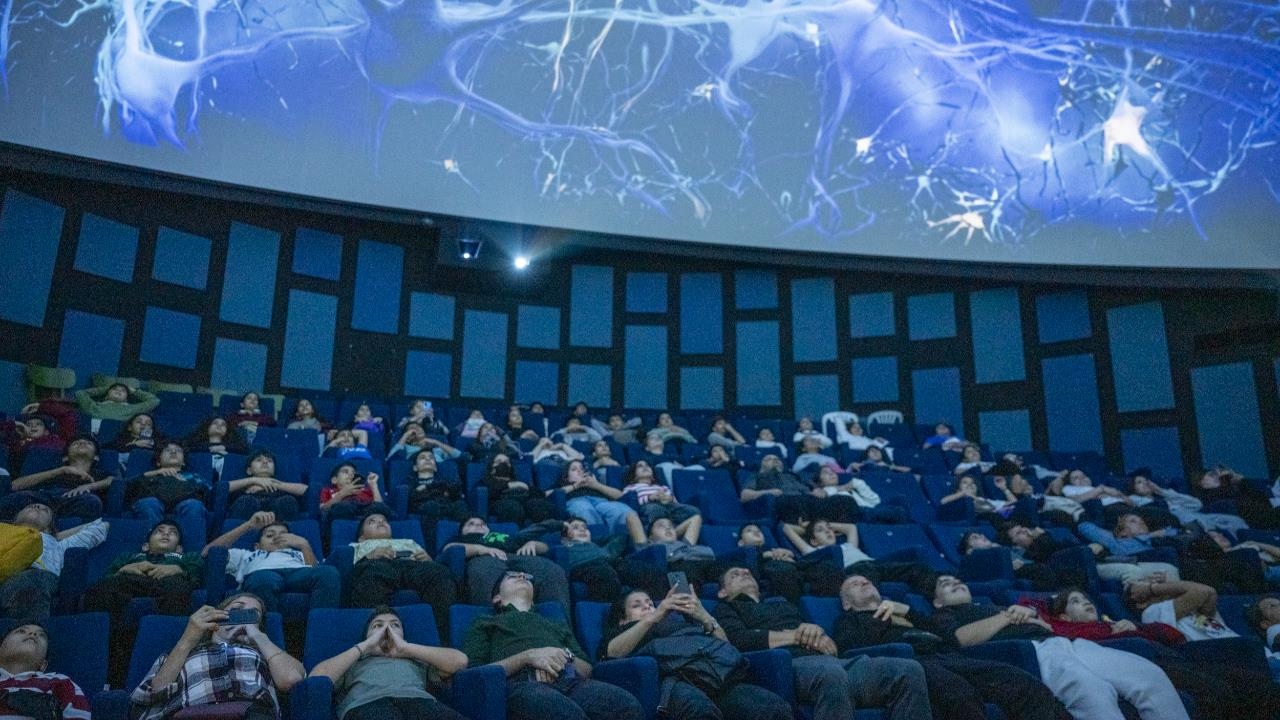 Ara Tatilde 5 İlden Çocuklar Mersin’de Bilim Turunda… Mercan’dan Ara Tatile Rekor: 900’ü Aşkın Çocuk Bilimle Buluştu!