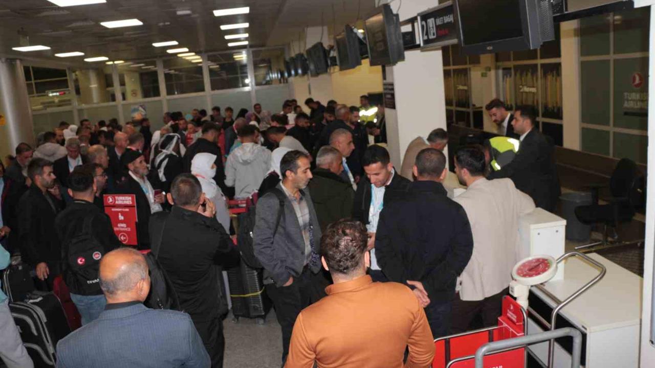 Şırnak’ta Umre Uçuşları Başladı, 220 Yolcu Medine’ye Uğurlandı