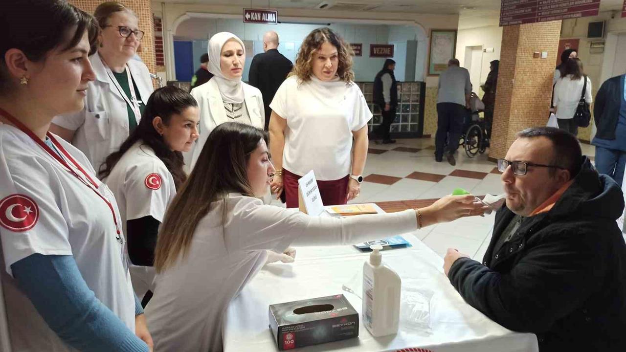 Aydın'da Akciğer Kanseri Farkındalık Ayı Kapsamında Bilgilendirme Etkinliği Düzenlendi.