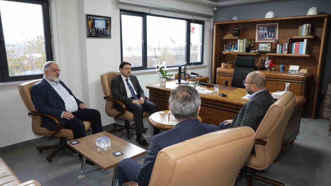 Kütahya Valisi Musa Işın, Eskioğlu Ailesine Taziye Ziyaretinde Bulundu