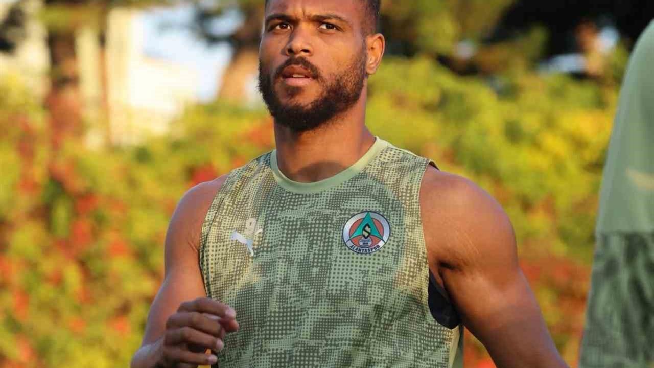 Alanyaspor, Antalya'da Kasımpaşa Maçı Hazırlıkları İçin Antrenman Yaptı