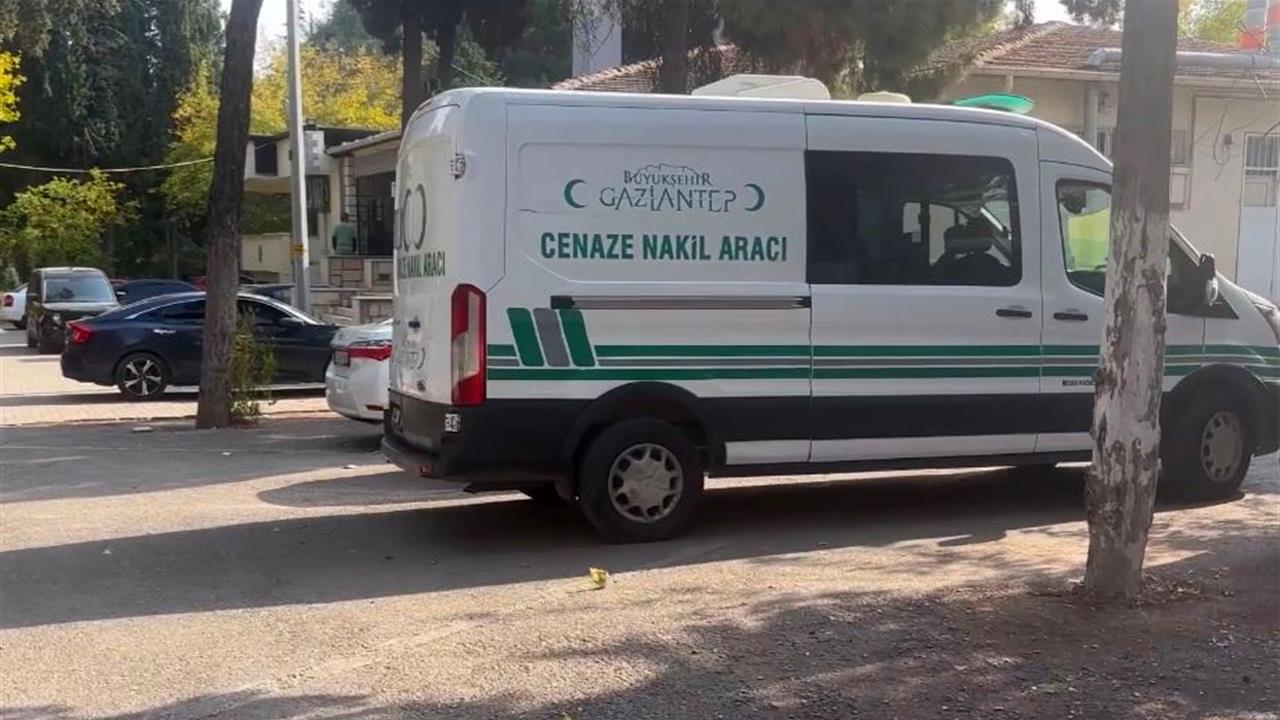 Gaziantep Nurdağı'nda Traktör Kazasında Hayatını Kaybeden Çiftçinin Cenazesi Ailesine Teslim Edildi