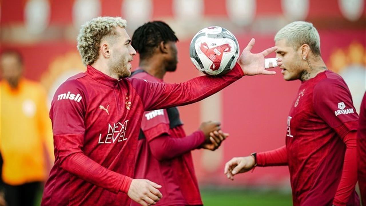 İstanbul'da Galatasaray, Gençlerbirliği Maçı İçin Antrenman Yapıyor