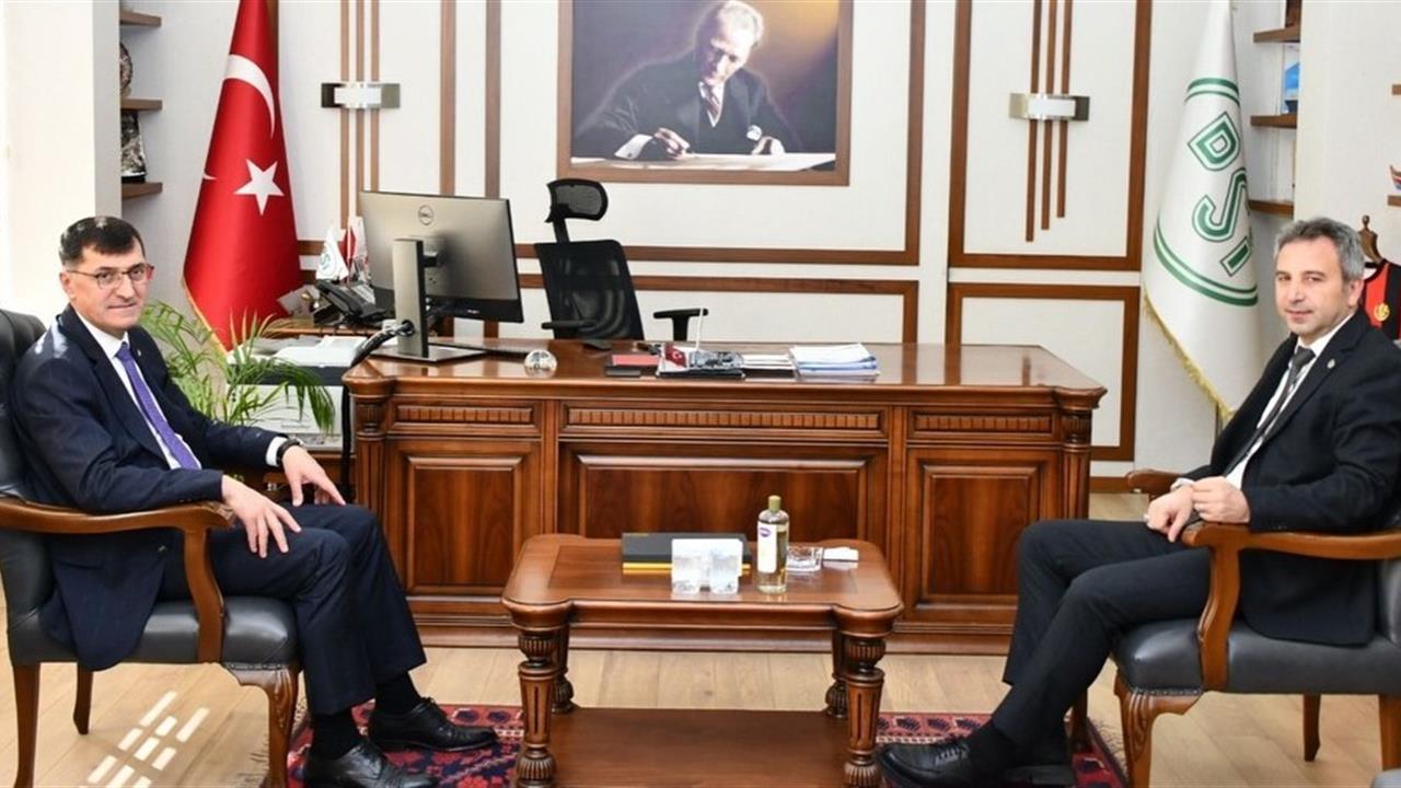 Kütahya'da Başkan Kahveci Su Güvenliği İçin Devlet Su İşleri Müdürü ile Bir Araya Geldi