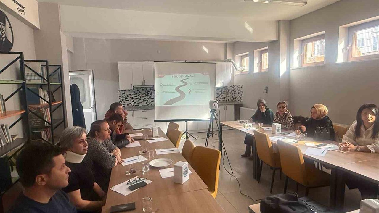 Çorum Merkez'de Anaokulu Velilerine Teknoloji ve Zorbalık Eğitimi Verilecek