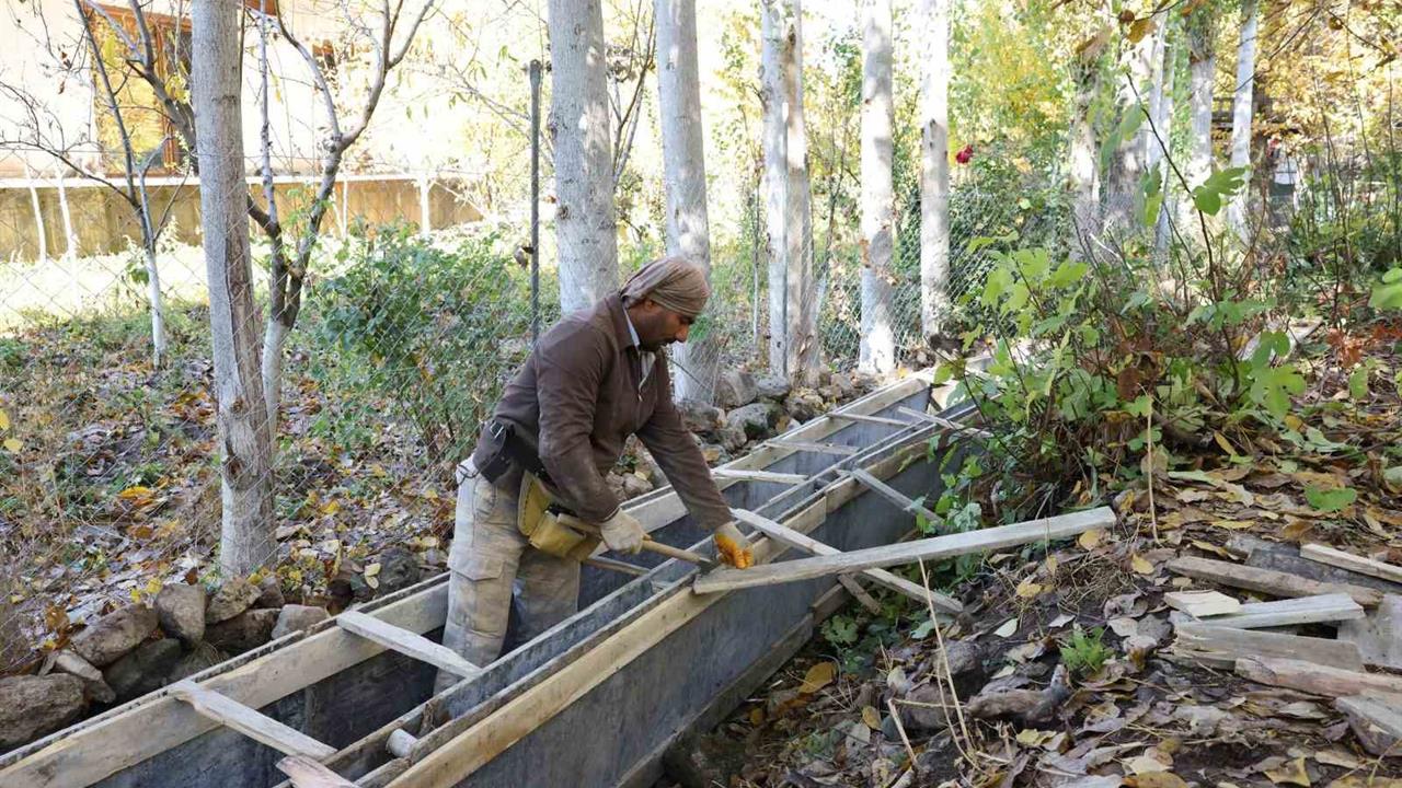 Mardin Savur'da 600 Metrelik Sulama Kanalı Yenileme Çalışmaları Devam Ediyor