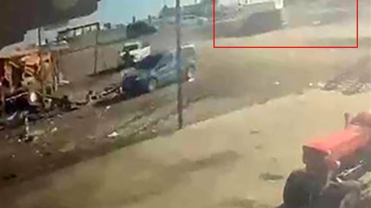 Diyarbakır'da meydana gelen trafik kazasında 2 kişi hayatını kaybetti, 3 kişi yaralandı.