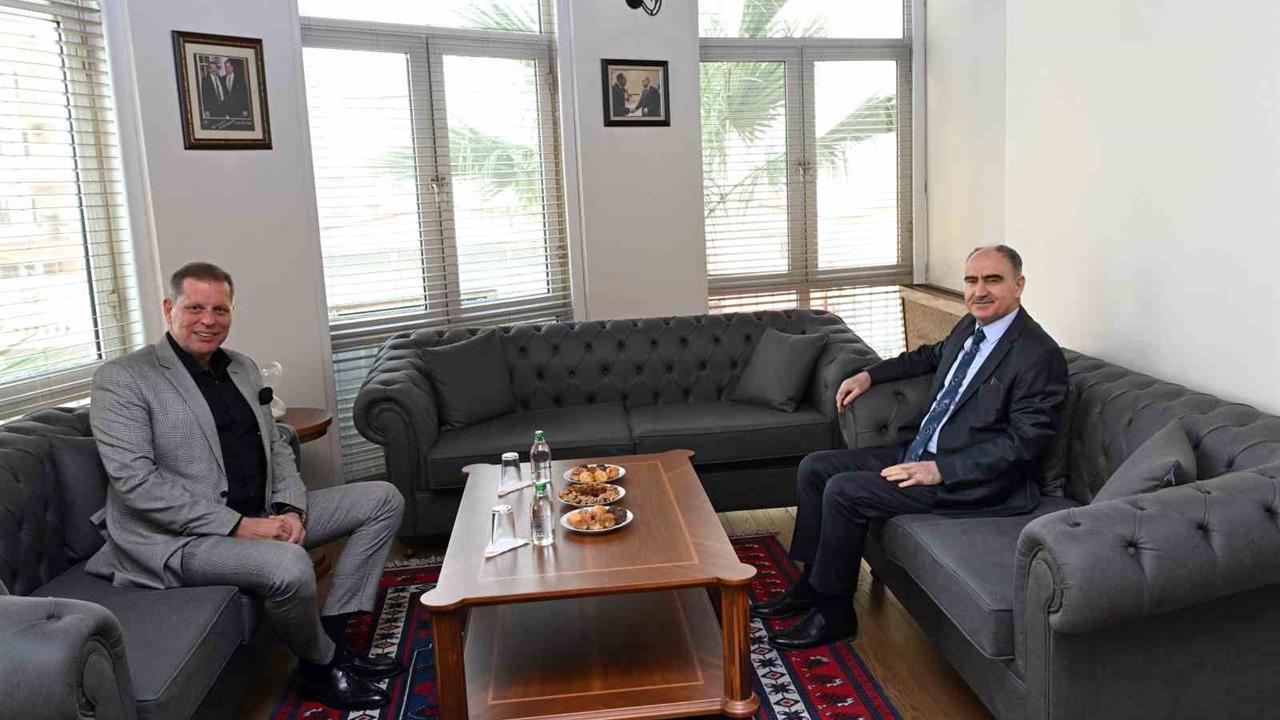 Manisa Merkez'de Ticaret ve Tarım Hedefleri Üzerine Toplantı Yapıldı