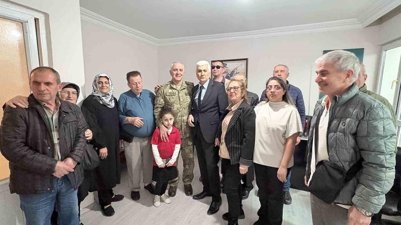 Samsun Garnizon Komutanı Davut Alâ, Altı Nokta Körler Derneği'ni Ziyaret Etti