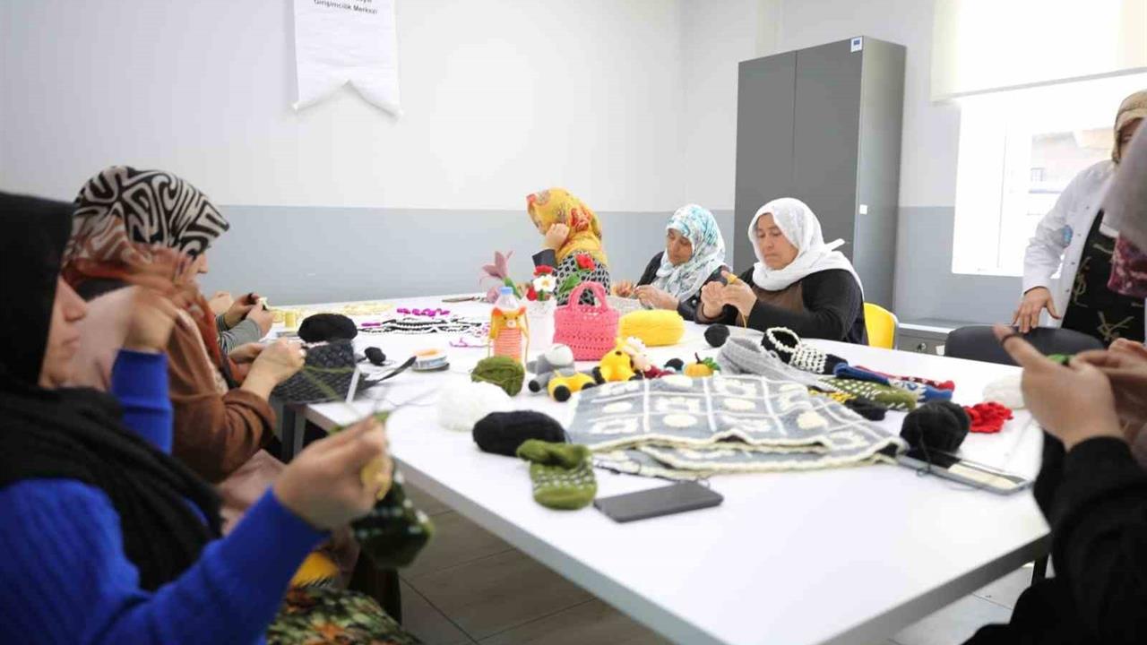 Şanlıurfa Eyyübiye'de Kadınlar Eğitimle Hayallerine Kavuşuyor