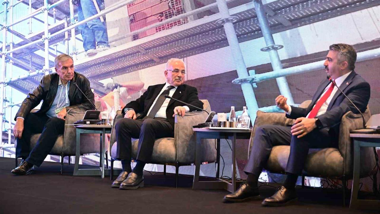 Bursa'da Kentsel Dönüşüm ve Gelecek Vizyonu Üzerine Önemli Açıklamalar Yapıldı