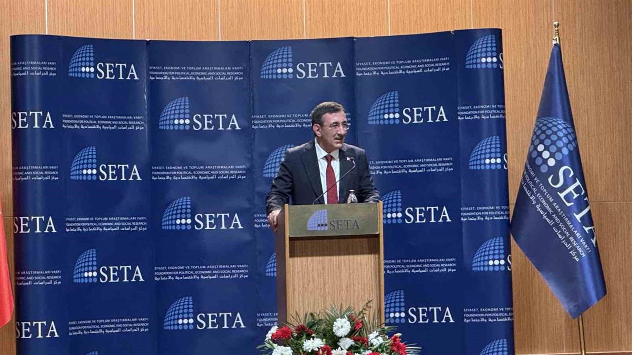 İstanbul'da Cumhurbaşkanı Yardımcısı Cevdet Yılmaz'dan yeni evlenecek çiftlere faizsiz kredi müjdesi geldi.