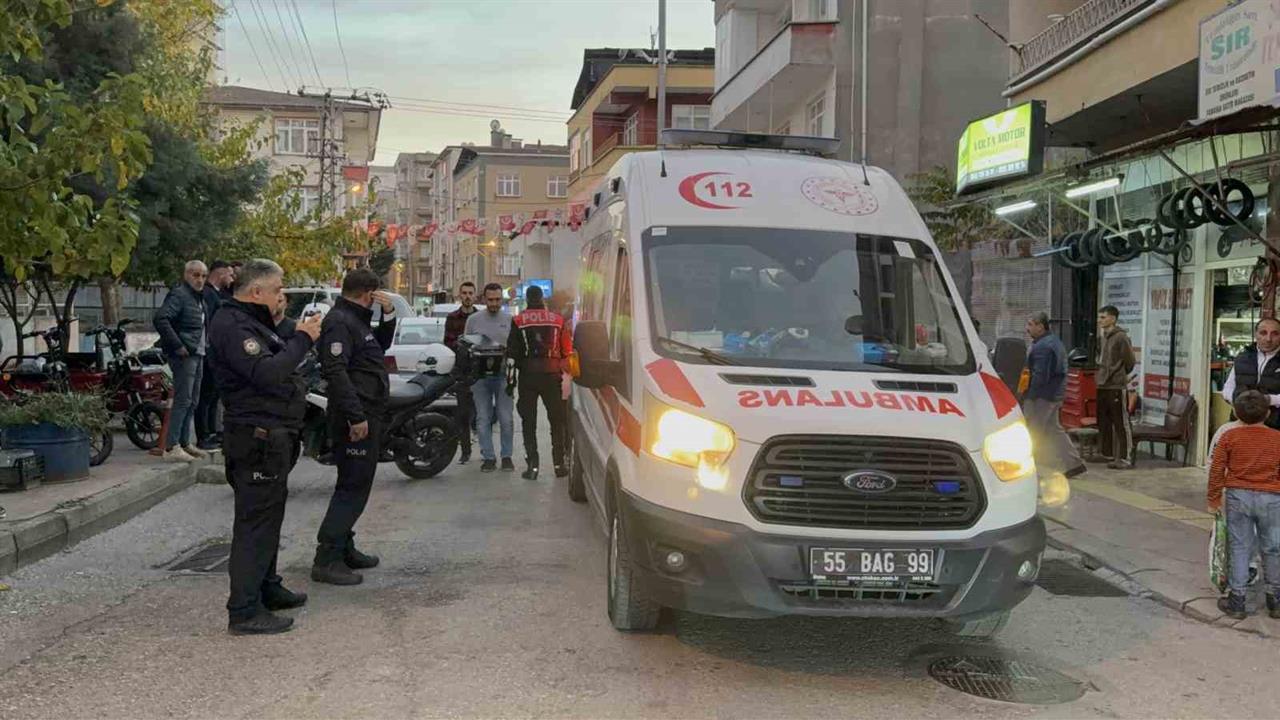 Samsun Canik ilçesinde Amcası Tarafından Bıçakla Yaralanan B.Ü. Hastaneye Kaldırıldı