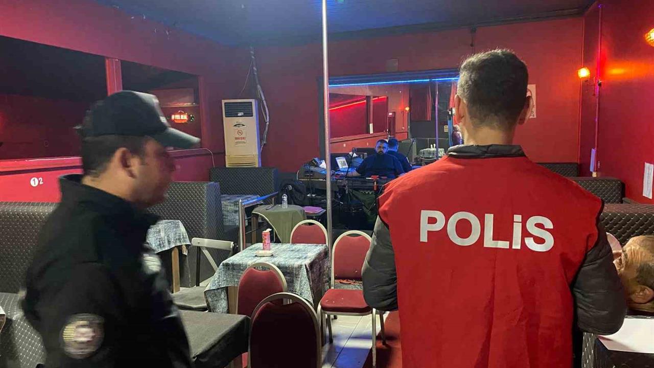 Balıkesir Gönen'de Asayiş ve Trafik Uygulamasıyla 455 Kişi Sorgulandı