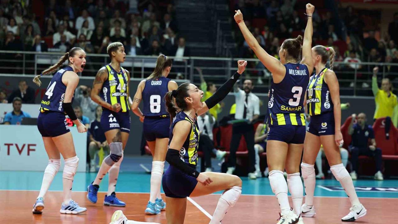 İstanbul'da Fenerbahçe, Galatasaray'ı 3-2 Yenerek 6'da 6 Yaptı