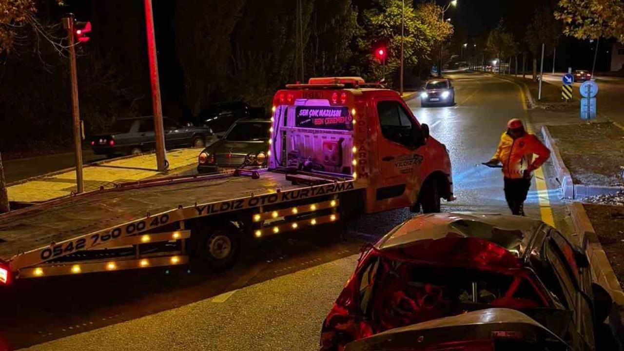 Kırşehir Merkez'de Kontrolden Çıkan Otomobil Takla Attı, 1 Yaralı
