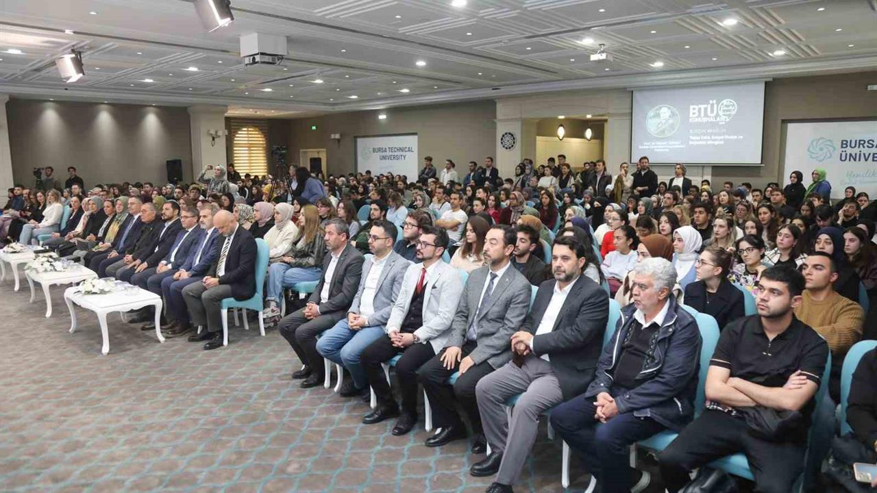 Bursa'da Prof. Dr. Nevzat Tarhan, Dijital Bağımlılığın Tehlikelerine Dikkat Çekti