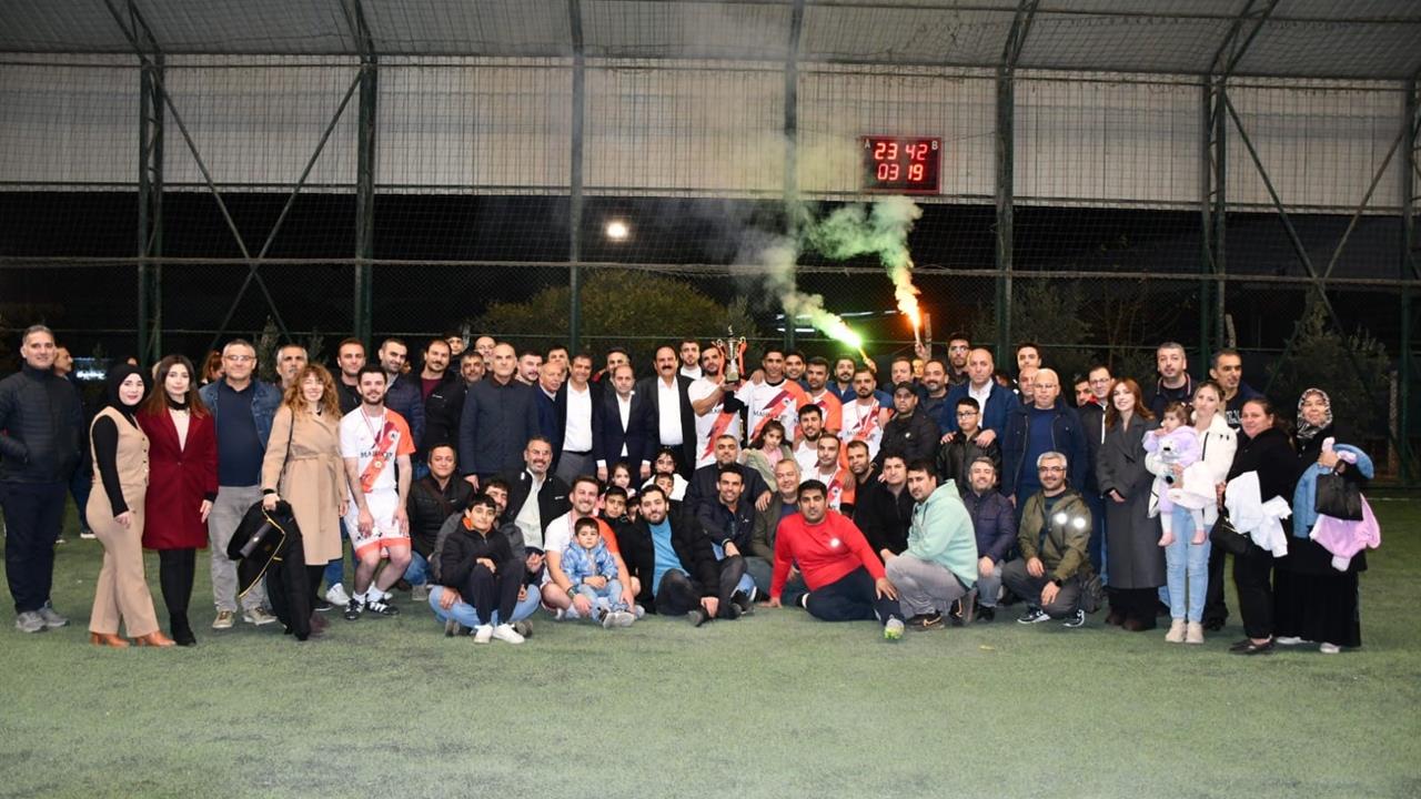 Gaziantep'te 9. Altunkaya Futbol Turnuvası'nda Confy Takımı Şampiyonluğu Elde Etti