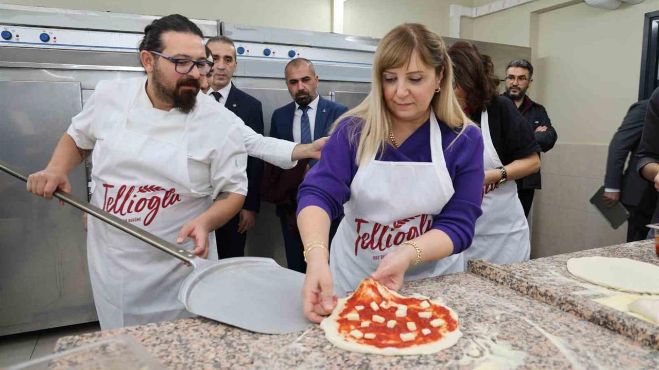 Zonguldak Bülent Ecevit Üniversitesi'nde Gerçekleşen Pizza Workshop'unda Öğrenciler Usta Şeflerden Eğitim Aldı