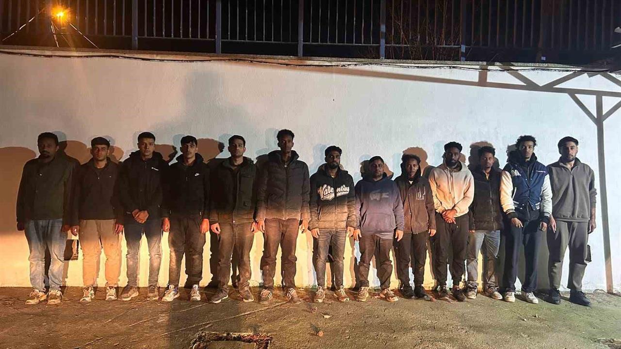 Edirne Uzunköprü'de Yunanistan'a Geçmeye Çalışan 13 Düzensiz Göçmen Yakalandı