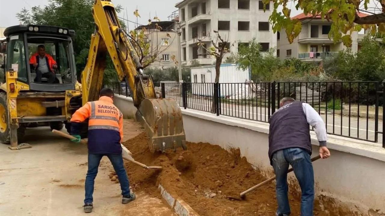 Manisa Sarıgöl'deki Dört Eylül İlkokulu Çevre Düzenleme Çalışmalarıyla Modernleşti