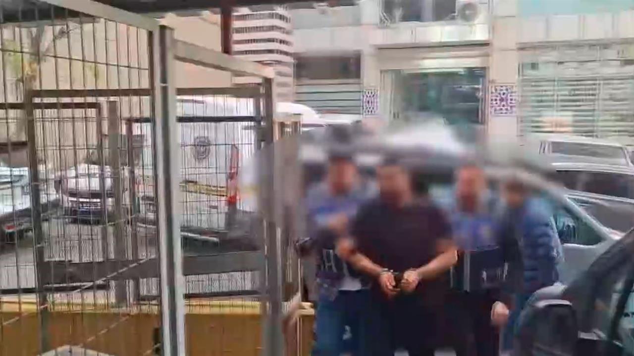 Güngören'de İki Kargo Çalışanı, Esnaf Tarafından Silahla Yaralandı