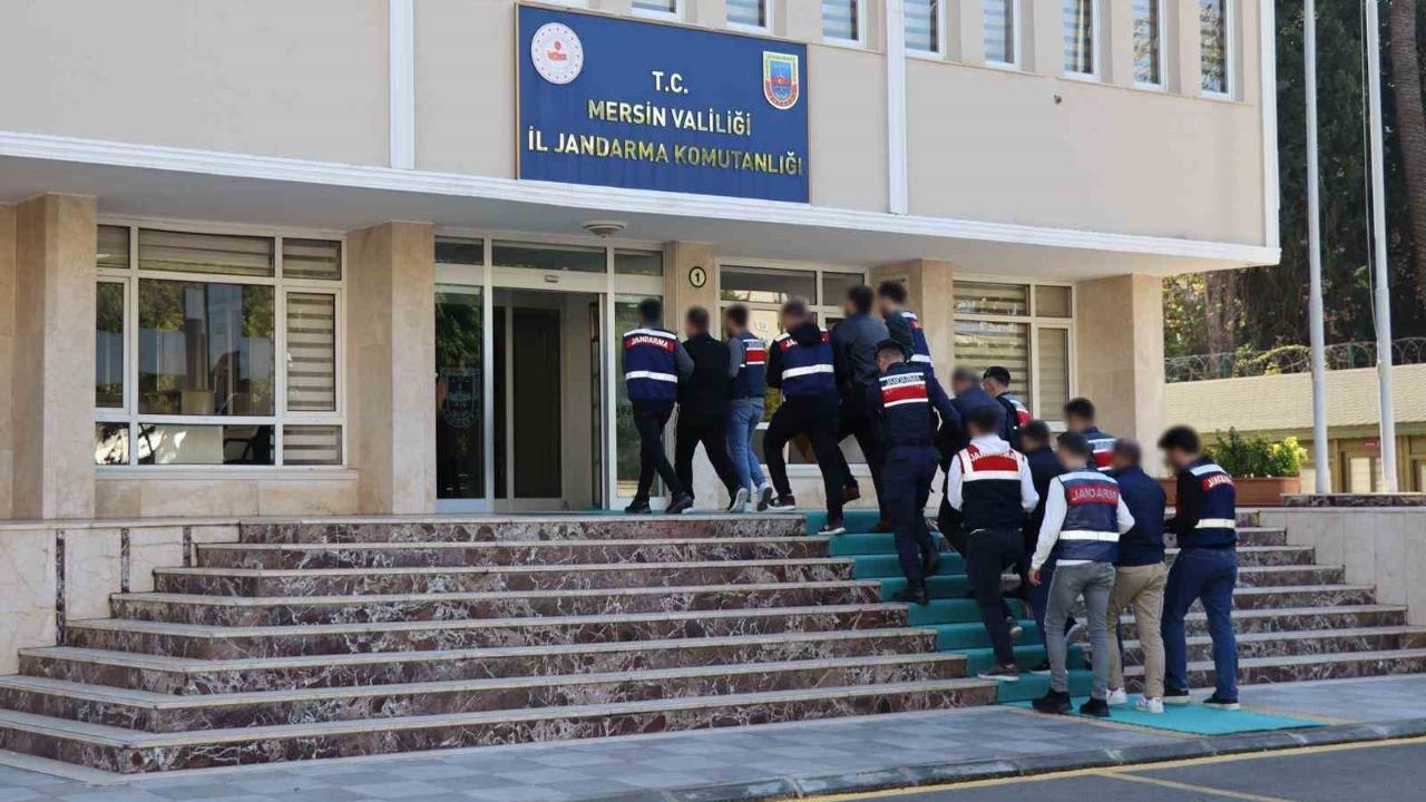 Hırsızlıktan Cinayete: İl Jandarma, Mersin’de Aranan 34 Şüpheliyi Yakaladı, Hepsi Tutuklandı