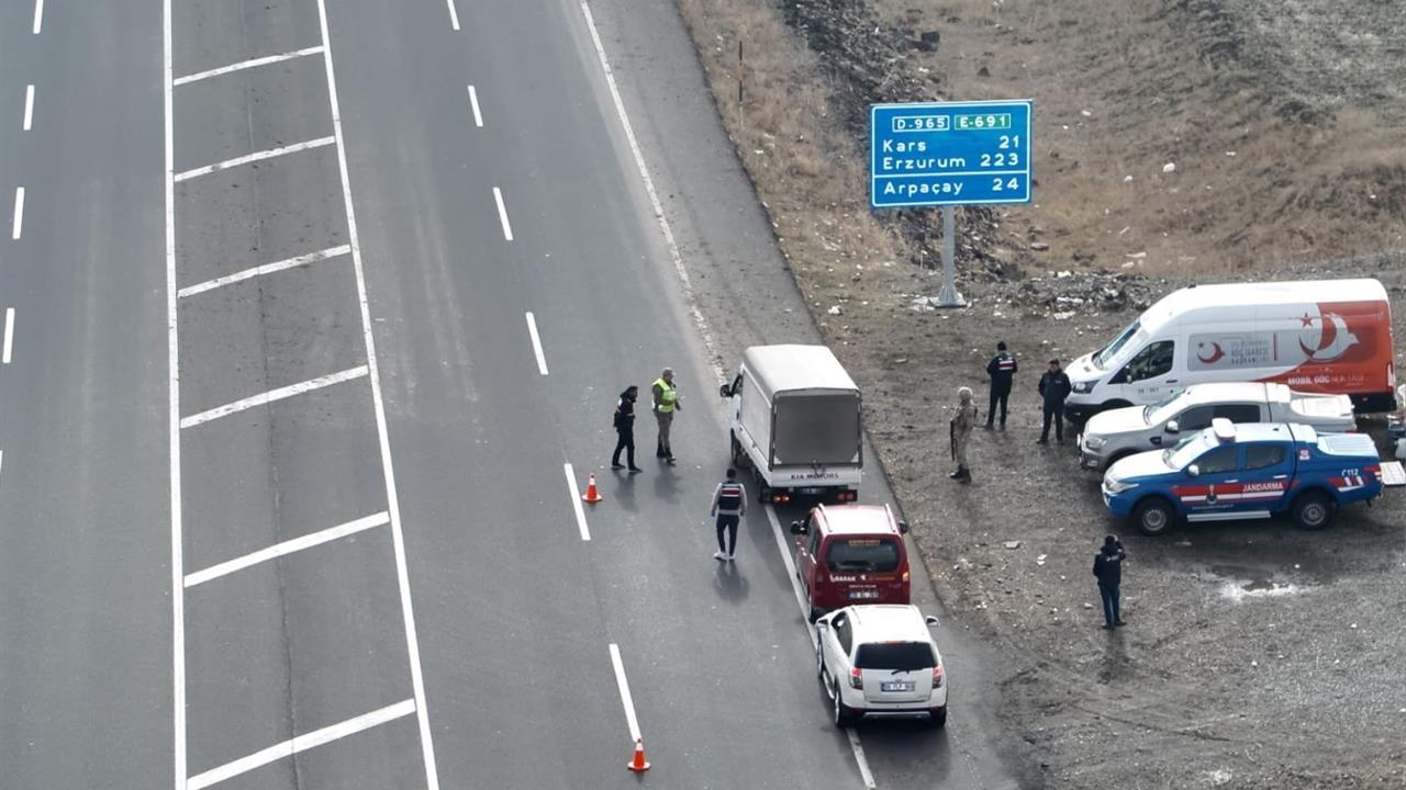 Kars'ta Jandarma Ekipleri Tarafından Huzur ve Güven Uygulaması Yapıldı