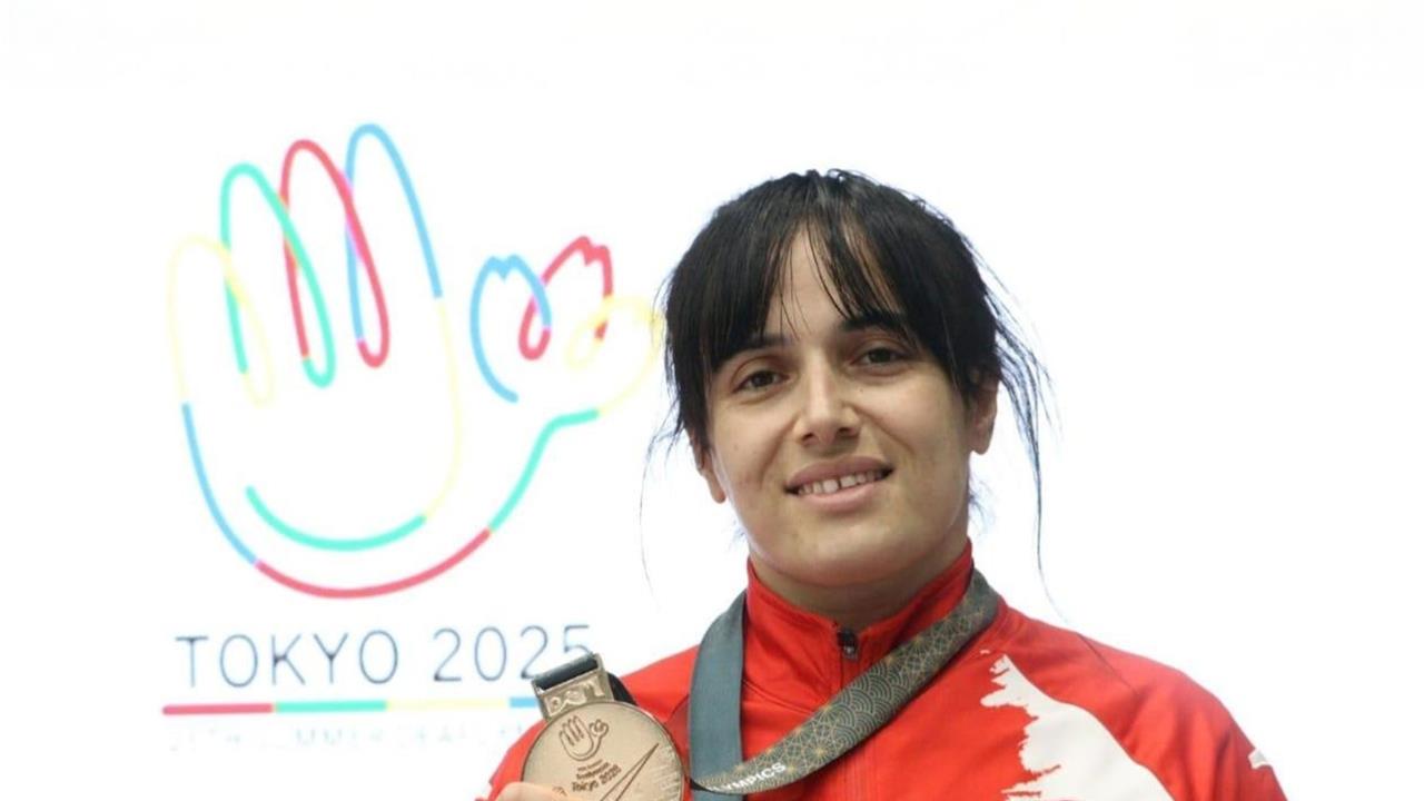 Aydın'da Yetişen Yadigar Talayhan, Tokyo'daki Deaflympics'te Bronz Madalya Elde Etti