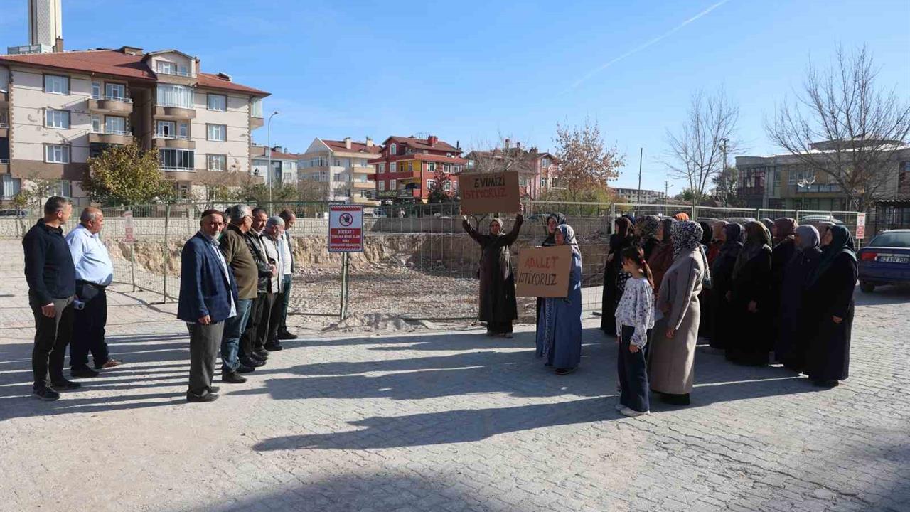 Konya'da Doğal Gaz Borusunun Patlaması Sonrası Yıkılan Apartmanın Sakinleri Yeni Evlerine Kavuşmayı Bekliyor