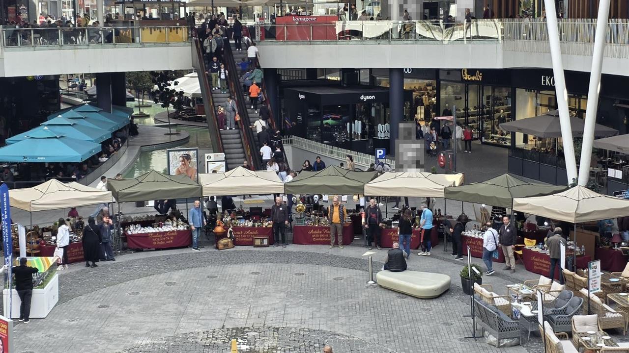 Kocaeli'nde Antikacılar, Festivalin İptalinden Dolayı Mağdur Olduklarını İfade Etti