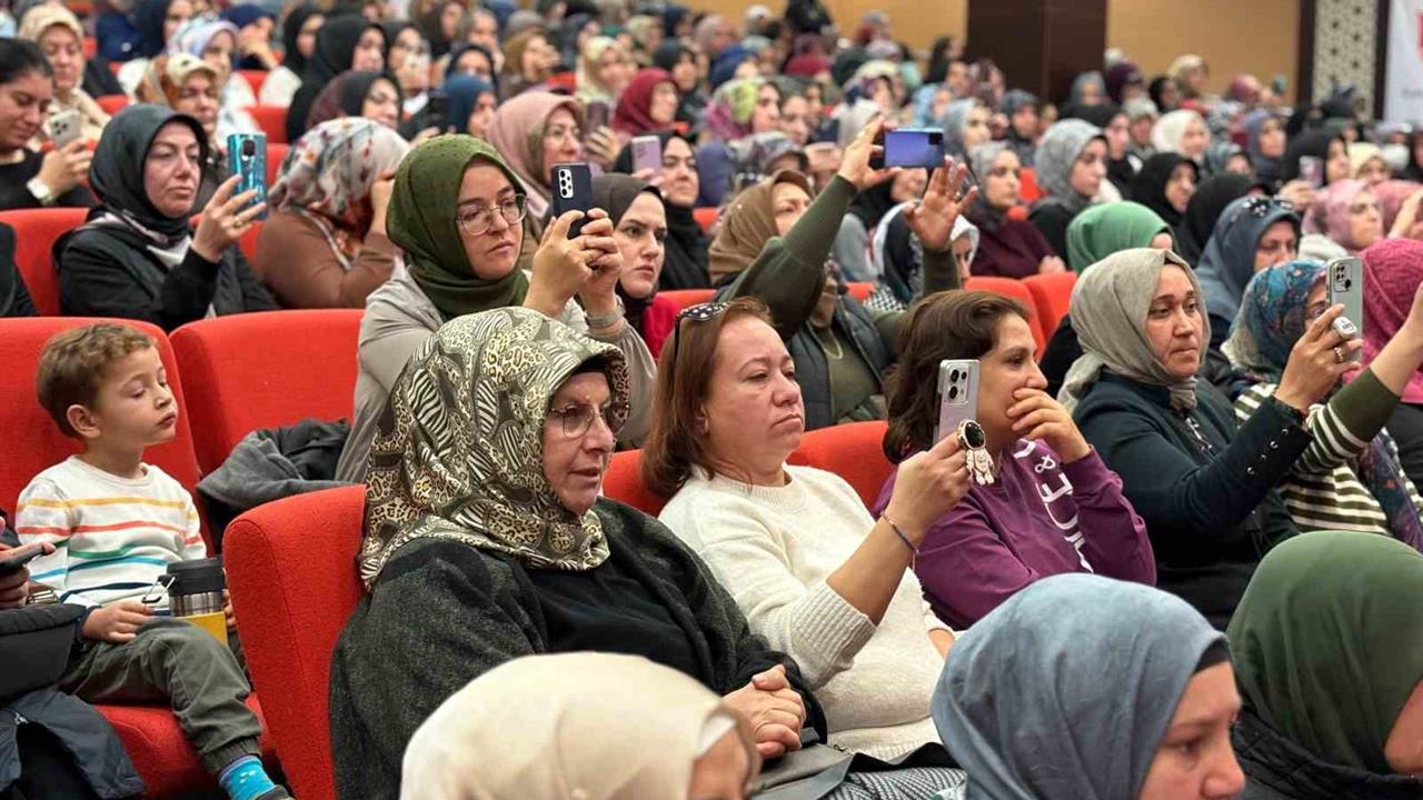 Sincan'da Kadın Kadına Aile Sohbetleri Programı, Sevinç Bakırcı ile Yapıldı