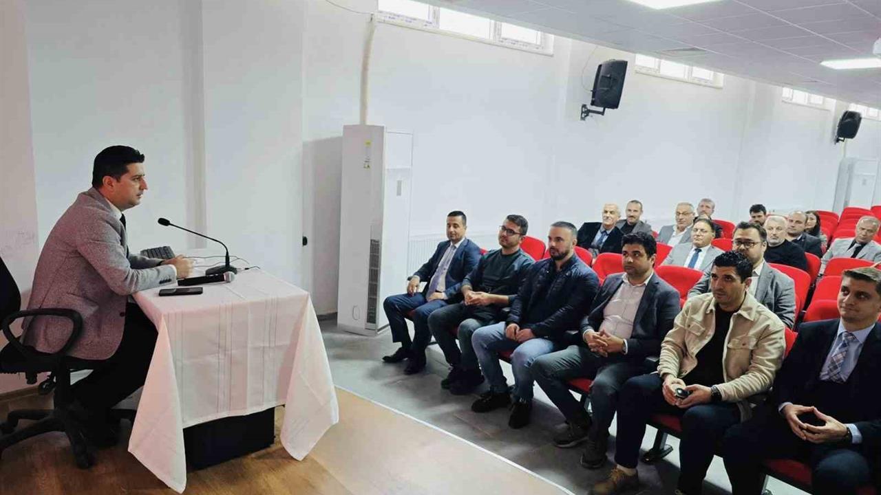Köşk'te Okul Müdürleri Aylık Değerlendirme Toplantısı Gerçekleştirildi