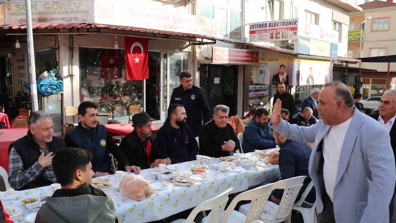 Aydın Bozdoğan'da Başkan Özel, Esnafın Gücüne Dikkat Çekti