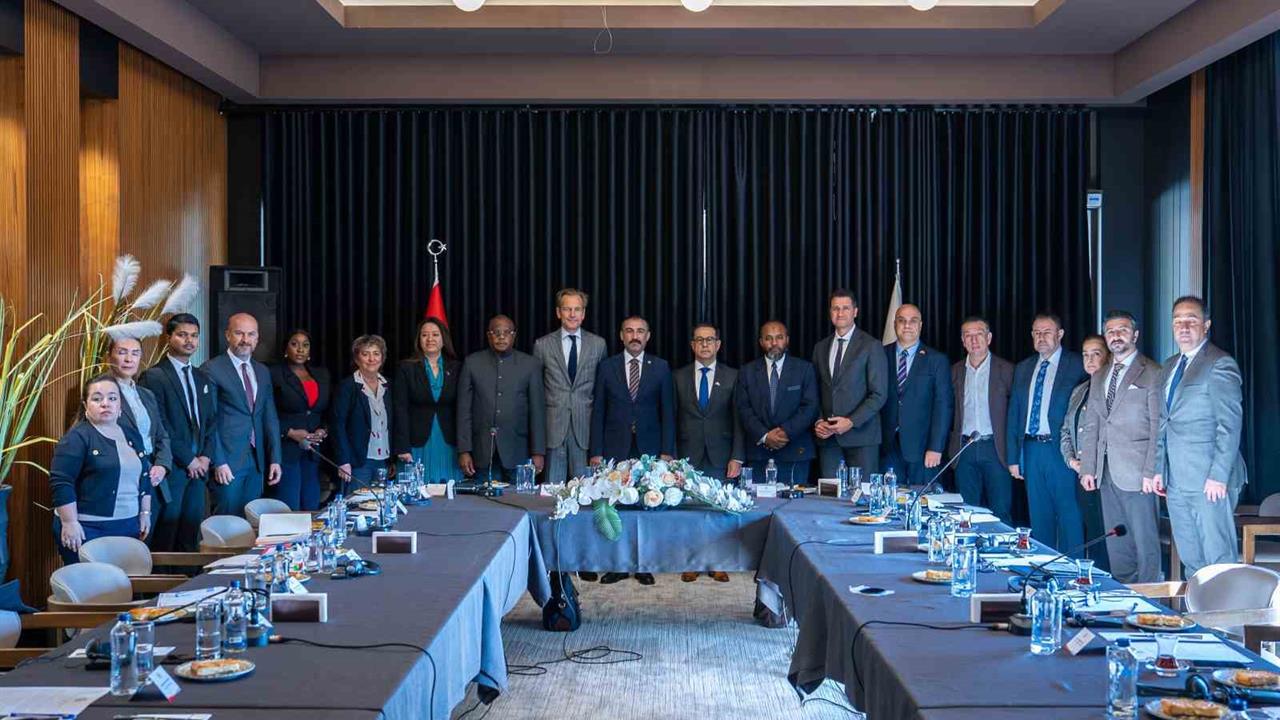 Gaziantep'te Gerçekleştirilen Toplantıda Diplomasi ve Ticaret Üzerine Değerlendirmeler Yapıldı