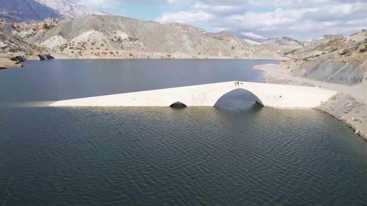 Adıyaman Gölbaşı'ndaki Altınlı Köprü, Çetintepe Barajı'nın Suları Altında Kalıyor