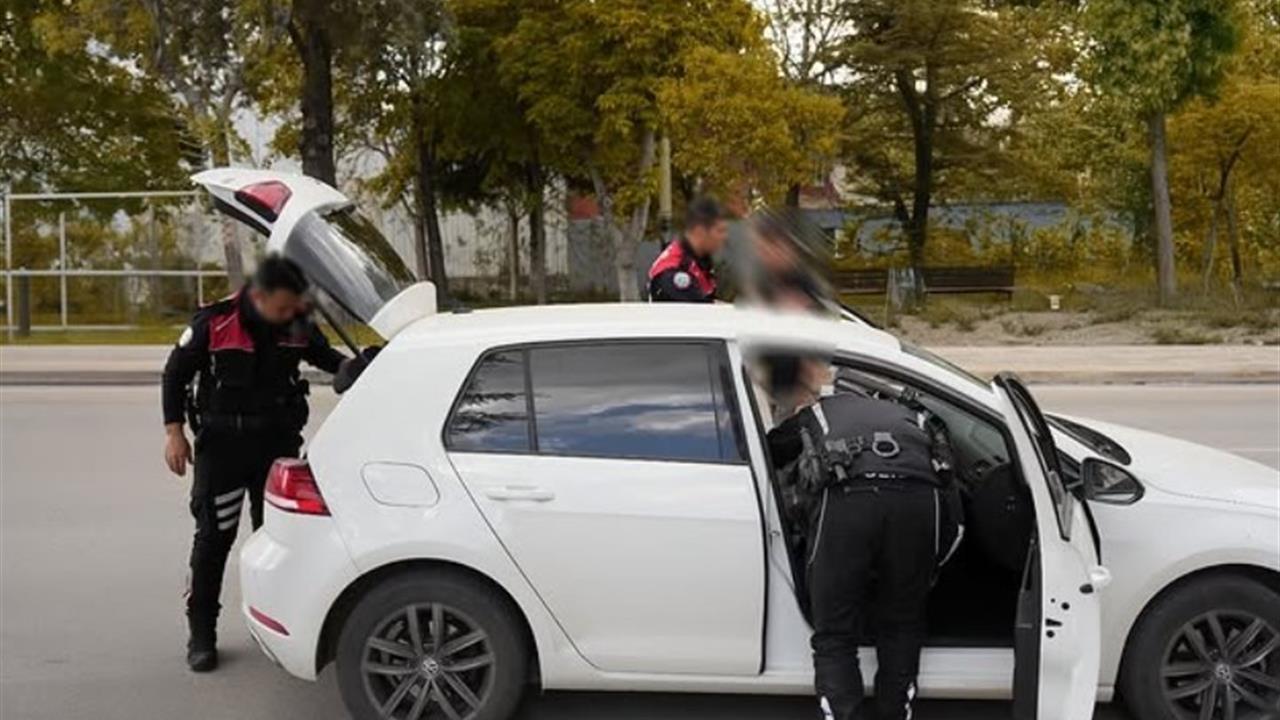 Isparta'da Yapılan Denetimlerde 70 Sentetik Kannabinoid Ele Geçirildi