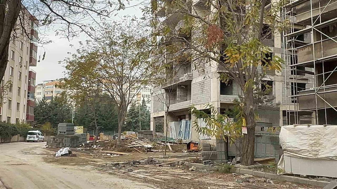 Elazığ Sürsürü'de İnşaatta Düşen İşçi Hayatını Kaybetti